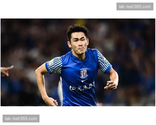 陈晋一任意球世界波直挂死角，申花定位球战术成扳平关键