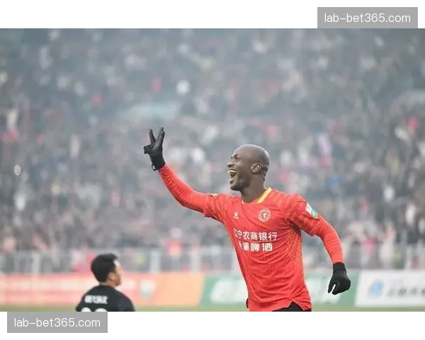 辽宁铁人斩获队史中超首胜 三球完胜展现升班马进攻潜力